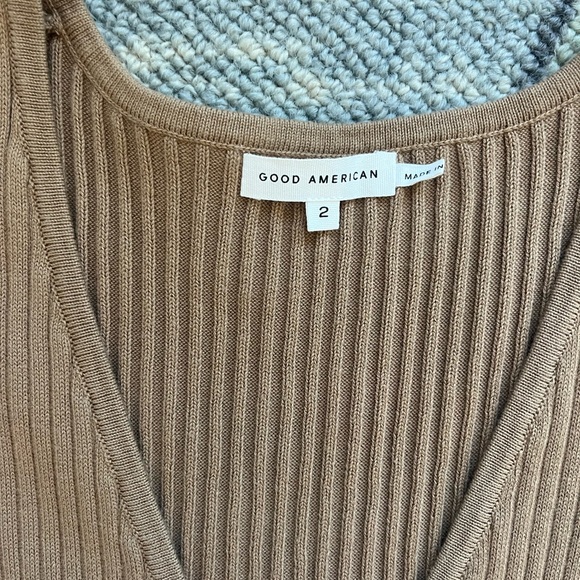 Sleek and simple Good American dress for all occasions. Taupe ribbed-knit. - Picture 7 of 7